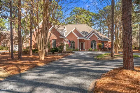 26 Talamore Dr, Southern Pines, NC 28387