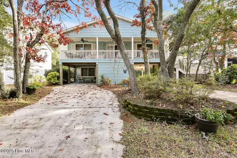 302 SE 79th St, Oak Island, NC 28465