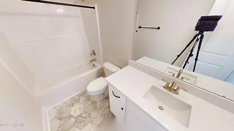Bath - 131 Spring Meadows Dr, Aberdeen, NC 28315 photo 4 of 4
