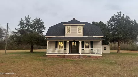 660 Evers Rd, Bladenboro, NC 28320