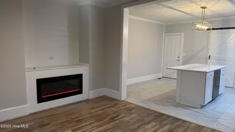 Entry Way - 660 Evers Rd, Bladenboro, NC 28320 photo 1 of 3