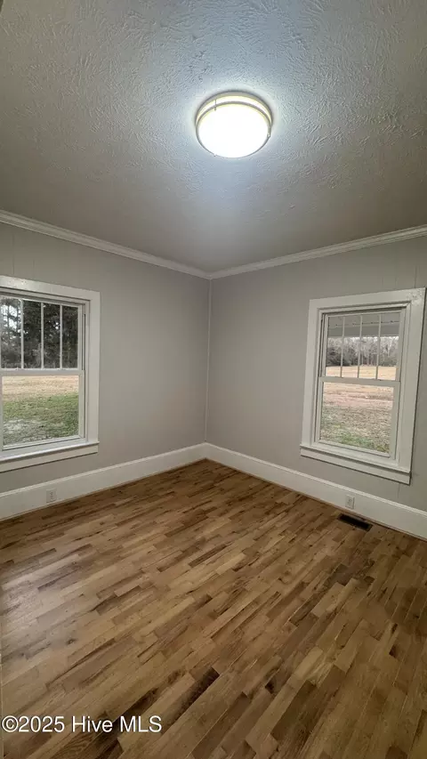 Bedroom - 660 Evers Rd, Bladenboro, NC 28320 photo 1 of 4