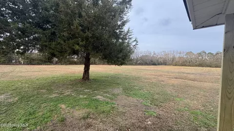 Exterior - 660 Evers Rd, Bladenboro, NC 28320 photo 3 of 4