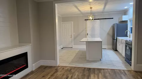 Entry Way - 660 Evers Rd, Bladenboro, NC 28320 photo 2 of 3