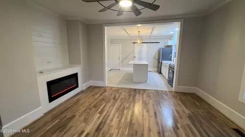 Living - 660 Evers Rd, Bladenboro, NC 28320 photo 2 of 3