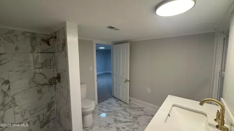 Bath - 660 Evers Rd, Bladenboro, NC 28320 photo 5 of 5
