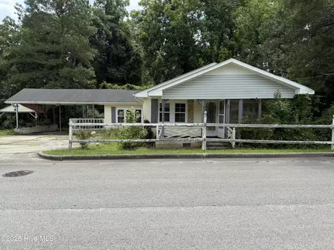 41 Twin Pines Rd, Whiteville, NC 28472