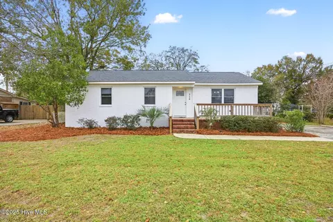 318 N Crestwood Dr, Wilmington, NC 28405