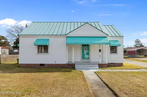 908 N 20th St, Morehead City, NC 28557
