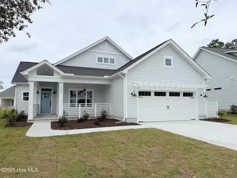 1242 Ocean Sands Dr, Southport, NC 28461