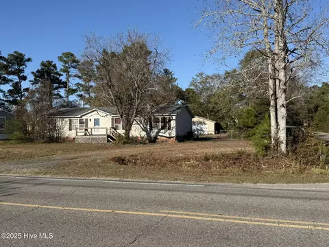 771 Factory Rd, Hampstead, NC 28443
