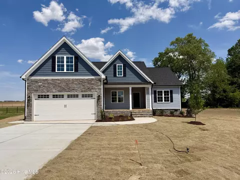 106 Lucky Ln, Pikeville, NC 27863