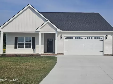 176 Country Cove Ln, Clinton, NC 28328