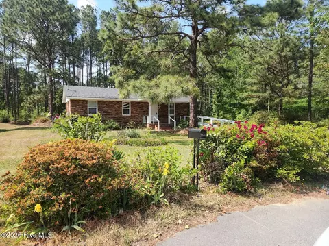616 N Pine St, Roseboro, NC 28382