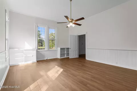 Living - 301 W Central St, Maxton, NC 28364 photo 12 of 25