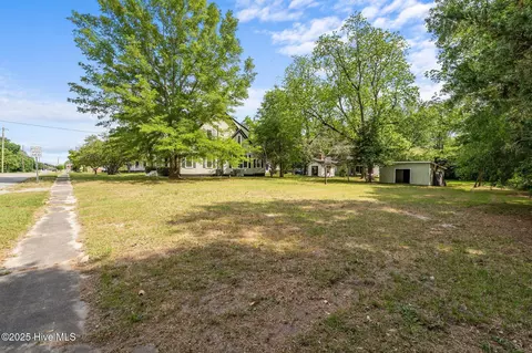 Exterior - 301 W Central St, Maxton, NC 28364 photo 16 of 24