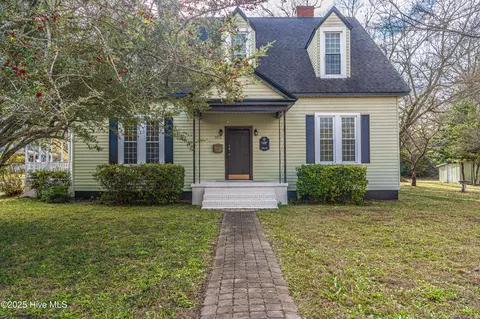 Other - 301 W Central St, Maxton, NC 28364 photo 3 of 25