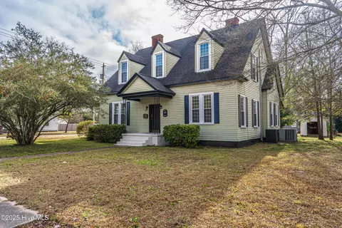 Other - 301 W Central St, Maxton, NC 28364 photo 2 of 25