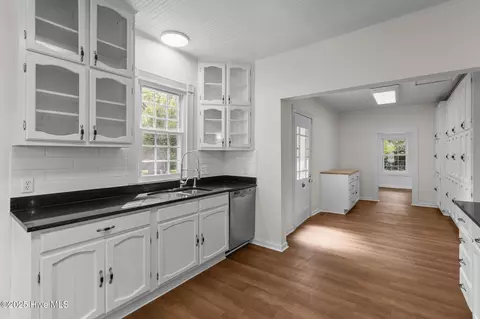 Kitchen - 301 W Central St, Maxton, NC 28364 photo 3 of 10