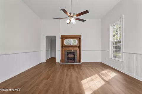 Living - 301 W Central St, Maxton, NC 28364 photo 11 of 25