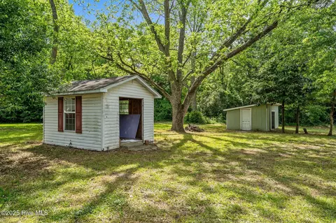 Exterior - 301 W Central St, Maxton, NC 28364 photo 15 of 24