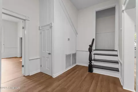 Entry Way - 301 W Central St, Maxton, NC 28364 photo 3 of 12
