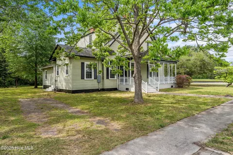 Exterior - 301 W Central St, Maxton, NC 28364 photo 13 of 24