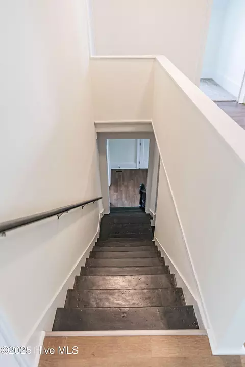 Entry Way - 301 W Central St, Maxton, NC 28364 photo 7 of 12