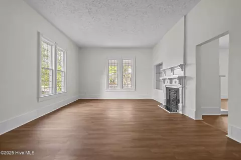 Living - 301 W Central St, Maxton, NC 28364 photo 3 of 25