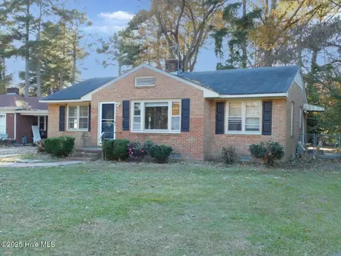 2604 Jackson Dr, Greenville, NC 27858