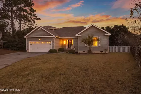 506 Fern Creek Ln, Carolina Beach, NC 28428