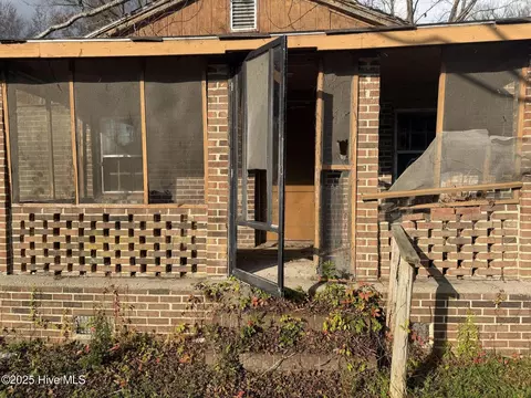 413 Brinkley Ave, Plymouth, NC 27962