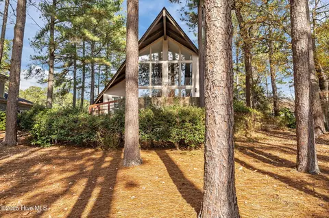 715 Saint Andrews Dr, Pinehurst, NC 28374