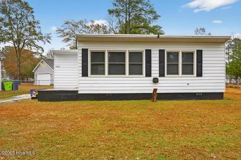 502 Hollywood Blvd, Havelock, NC 28532