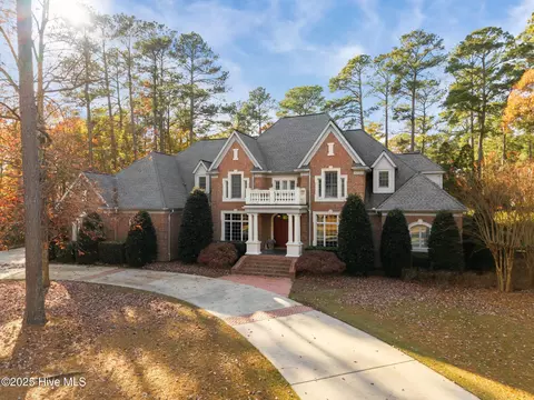 516 Chesapeake Pl, Greenville, NC 27858