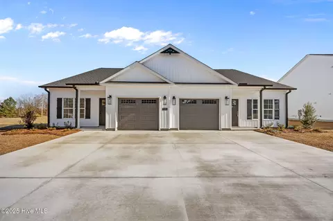 105 Lady O Dr #B, Greenville, NC 27834