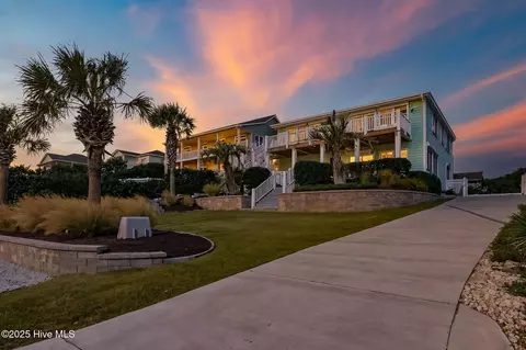 1606 Ocean Dr, Emerald Isle, NC 28594
