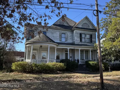 816 Saint Andrew St, Tarboro, NC 27886