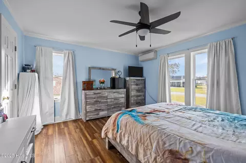 Bedroom - 289 Croaker St, Davis, NC 28524 photo 2 of 8