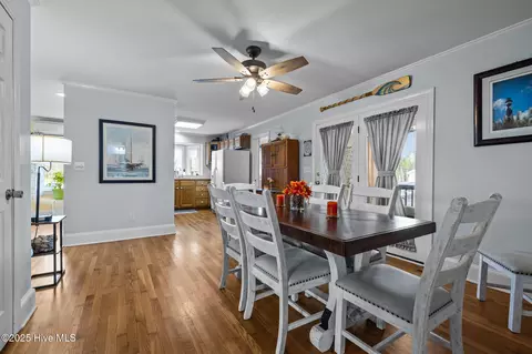 Dining - 289 Croaker St, Davis, NC 28524 photo 3 of 3