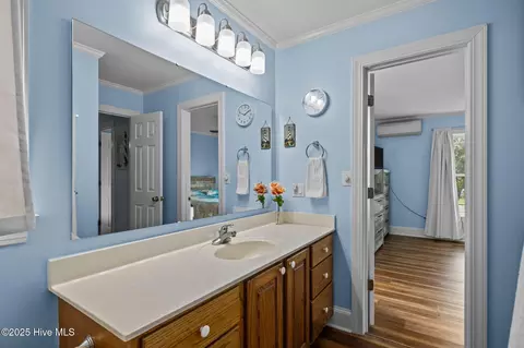 Bath - 289 Croaker St, Davis, NC 28524 photo 2 of 4