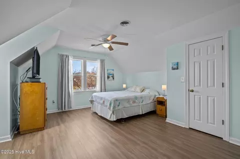 Bedroom - 289 Croaker St, Davis, NC 28524 photo 7 of 8
