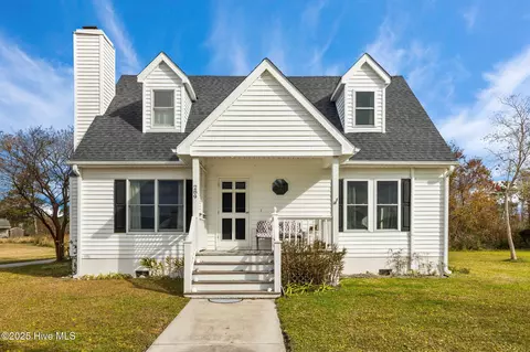 289 Croaker St, Davis, NC 28524