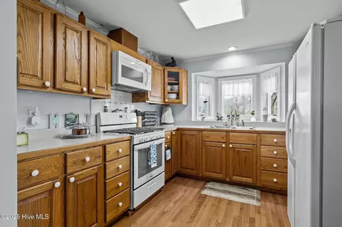 Kitchen - 289 Croaker St, Davis, NC 28524 photo 3 of 3