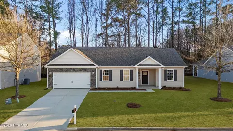 228 Lake Tyler Dr, New Bern, NC 28560