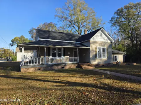 115 S Franklin St, Whiteville, NC 28472