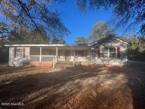 428 Cheverolet Dr, Delco, NC 28436