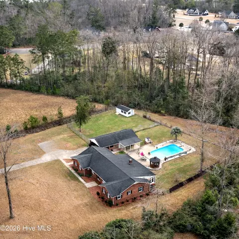 184 Timber Cove Dr, Whiteville, NC 28472