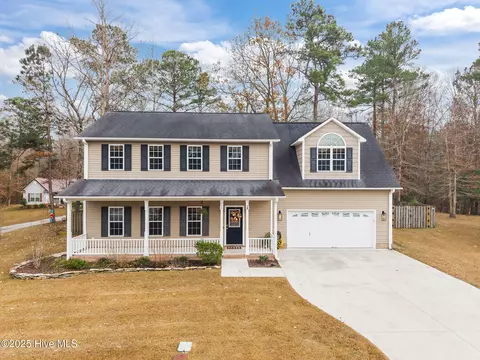 704 Cattail Ct, Jacksonville, NC 28540