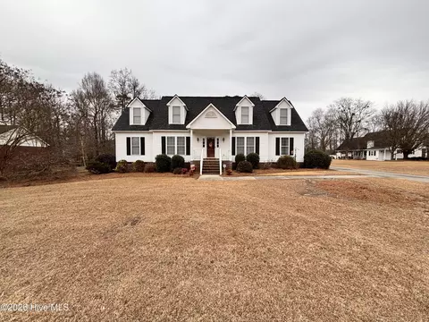 107 Christopher Ct, Clinton, NC 28328